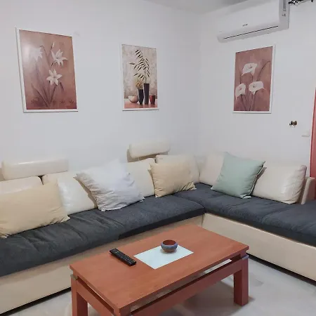 Apartment En Campo De Golf Y Cerca De La Playa Velez Malaga