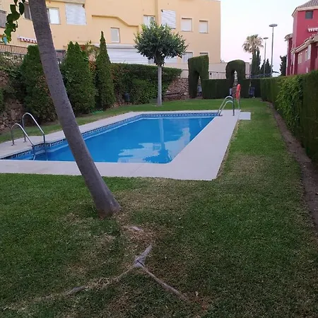 Apartment En Campo De Golf Y Cerca De La Playa